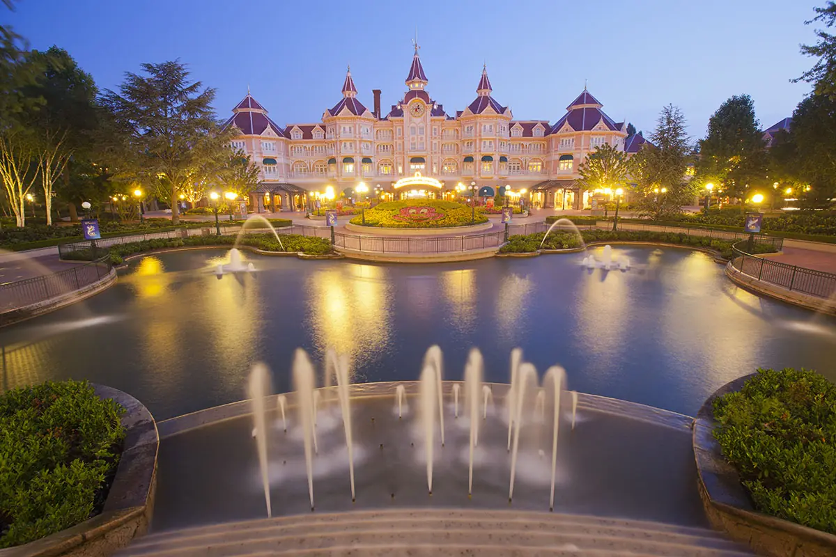 Disneyland Hotel - photo 1