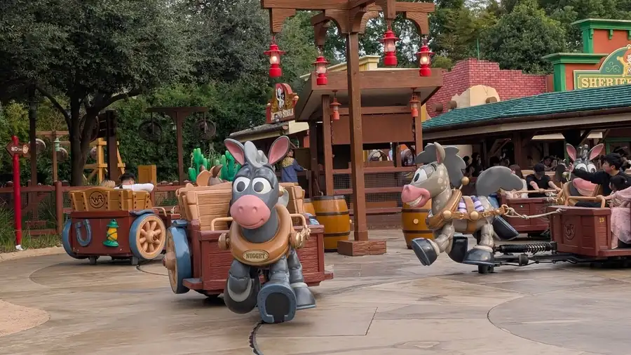 上海ディズニーランドのウッディのラウンドアップ | アトラクション
